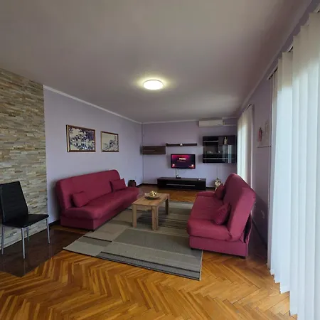Marina Apartment *